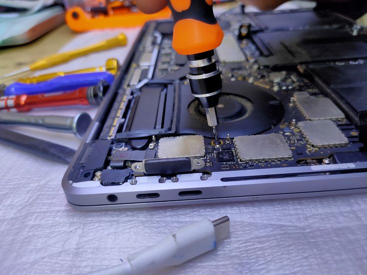 Macbook Repair East Delhi